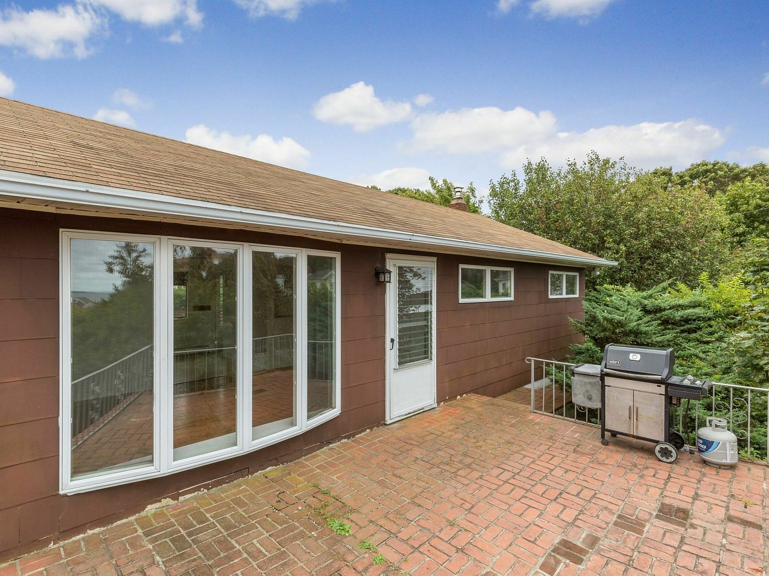 9 Peconic Overlook, Hampton Bays, NY 11946 Zillow