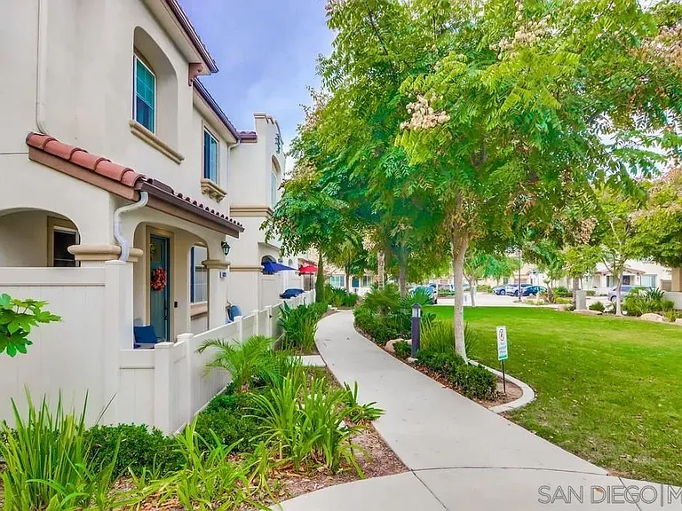 1423 Shearwater St #2 — Photo 45
