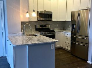 12020 Amber Ridge Cir #B-302, Germantown, MD 20876