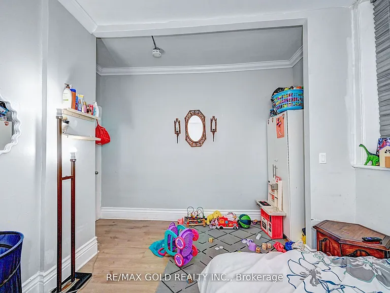 3-15 Ainslie St S #13 — Photo 11