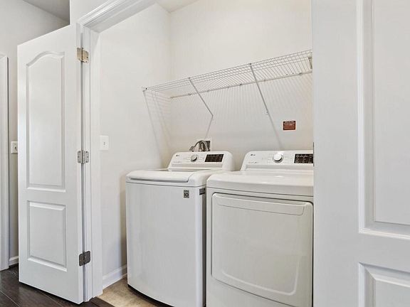 2nd image of 8329 Meadowood Dr