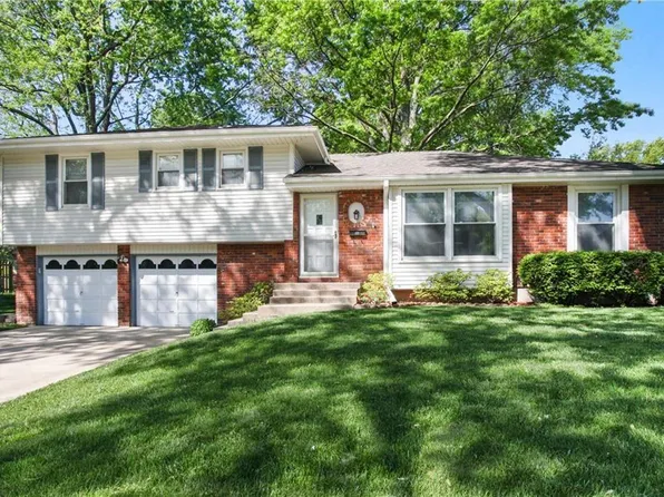 8225 W 96th Ter, Overland Park, KS 66212
