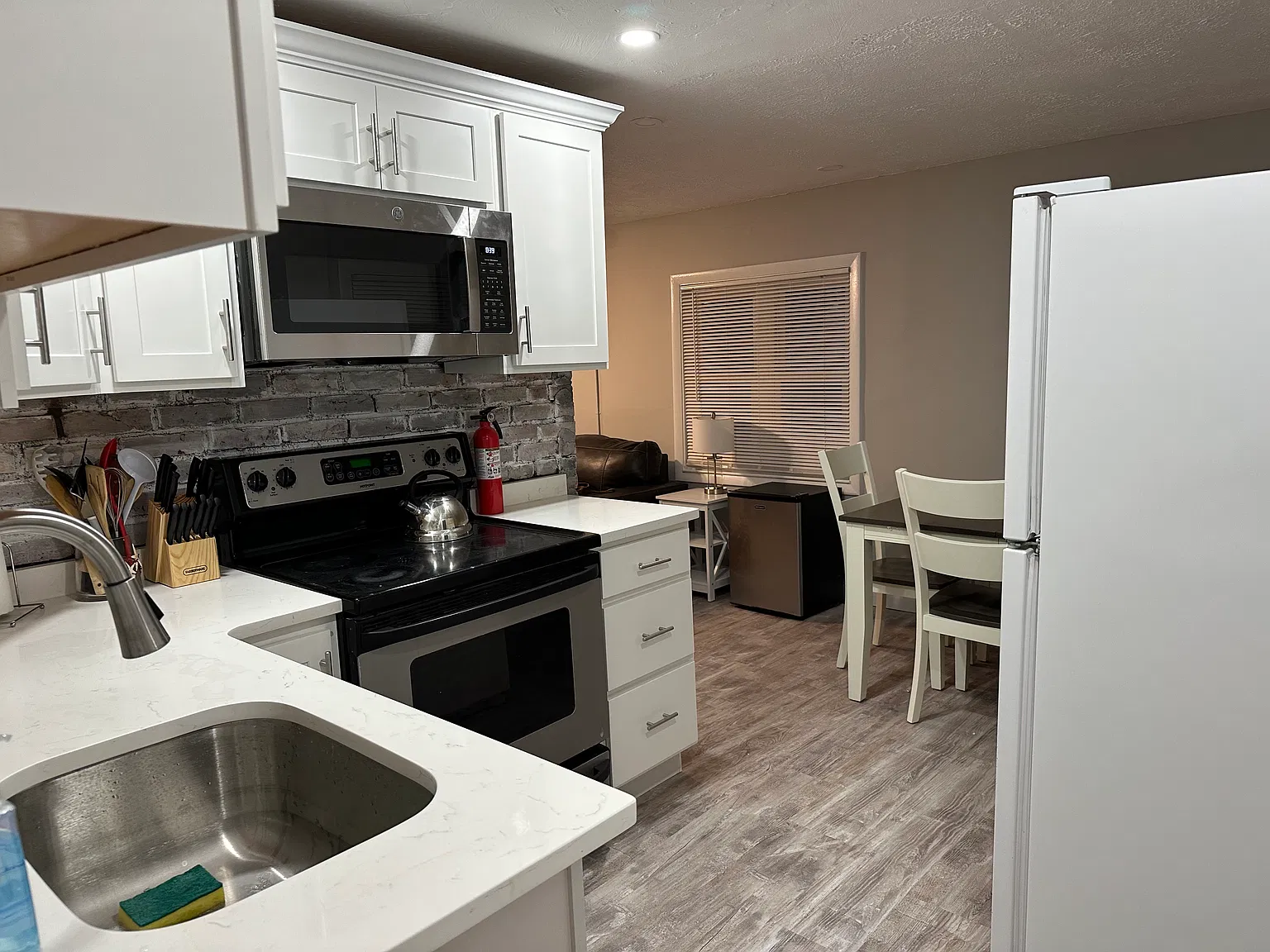 4 bed, 1400 sqft, $1,600 — Photo 4
