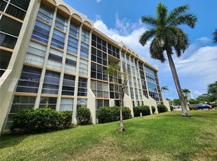 2000 Atlantic Shores Blvd APT 204, Hallandale, FL 33009