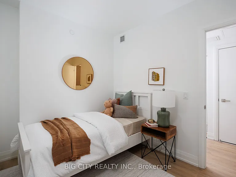 36 Brentcliffe Rd #911 — Photo 17