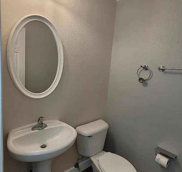 208 Student Union St — Photo 7