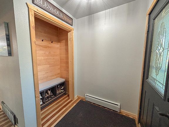 2nd image of 411 5th St NE