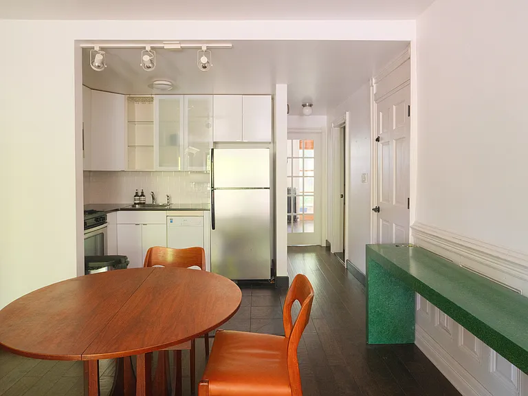 811 Halsey St #1 — Photo 6