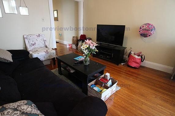2nd image of 321 Summit Ave #T11