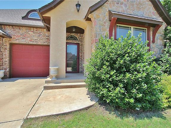 2nd image of 613 Dayton Cir