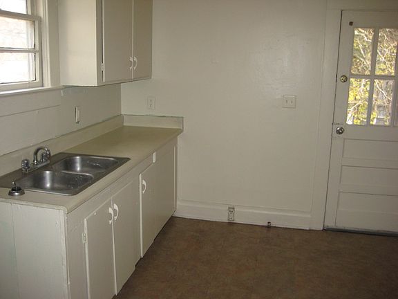 3rd image of 24 Lawton Ave APT 3