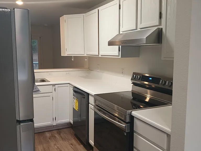 1307 NW Slate Ln #102 — Photo 1