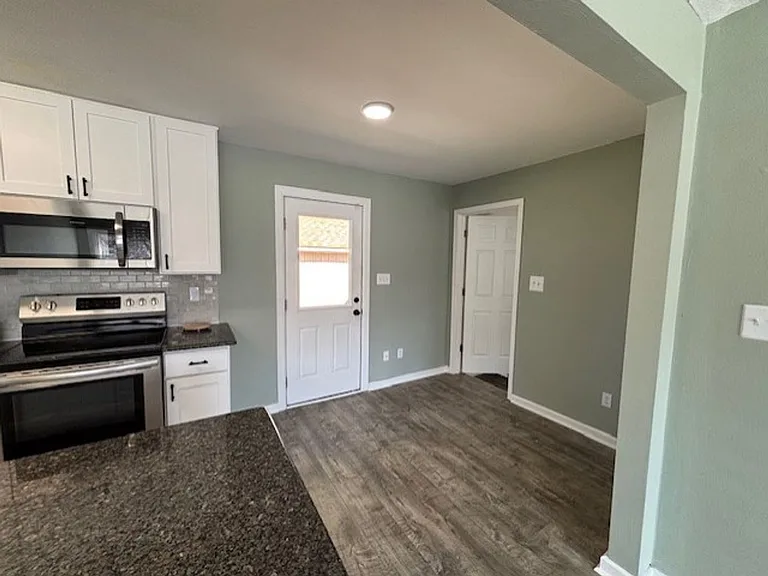 1407 Kay Ave — Photo 5