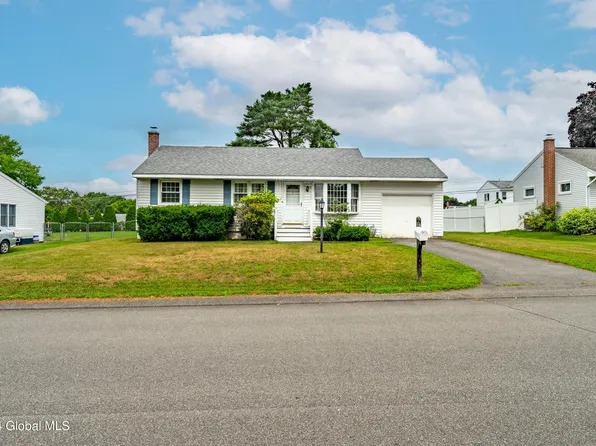 25 Krug Court, Loudonville, NY 12211