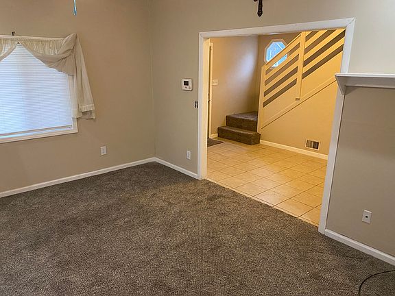 5th image of 36 Sanderson St