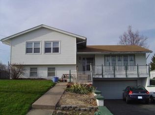 1665 W North St, Galesburg, IL 61401