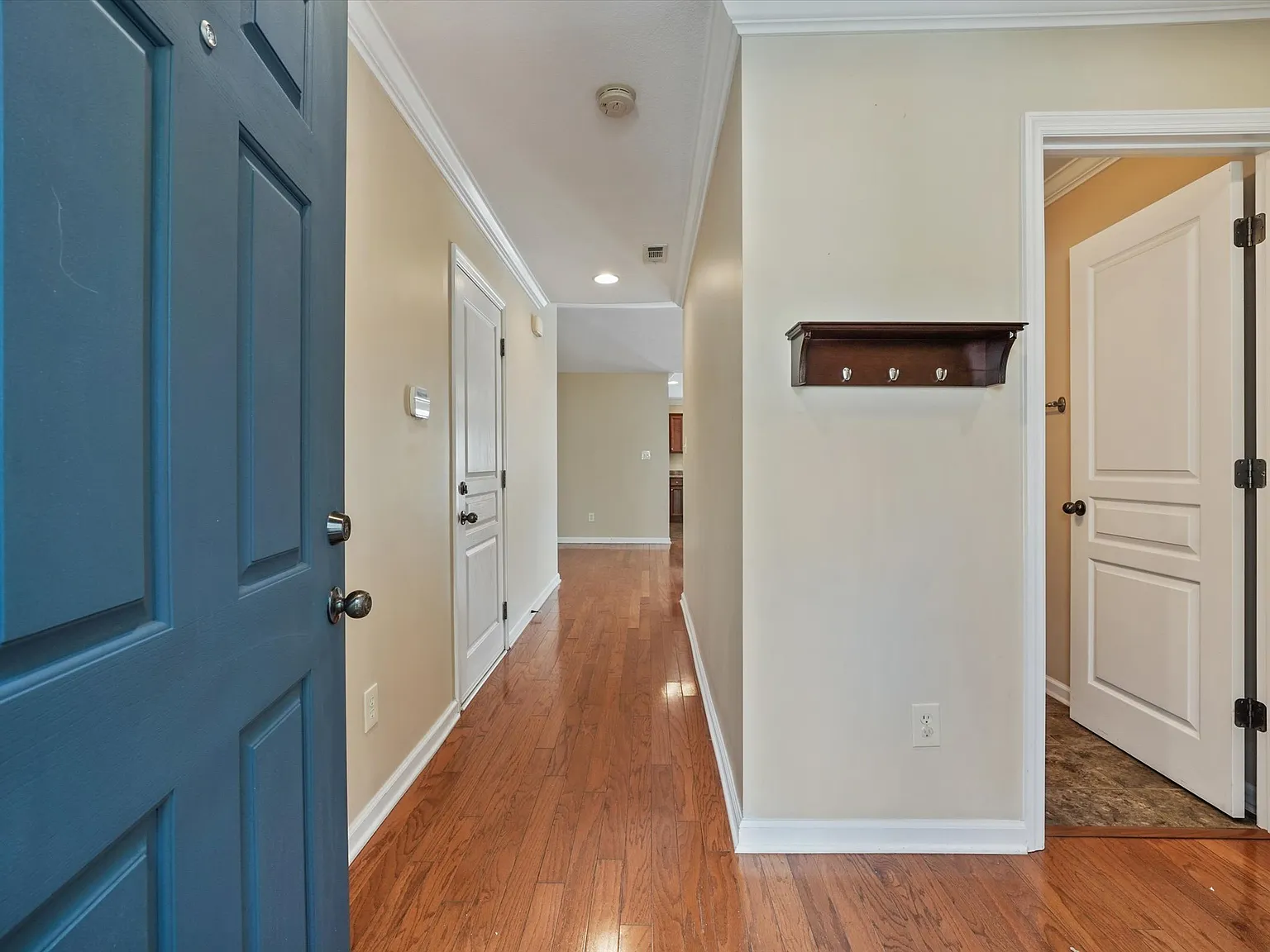 3 bed, 1545 sqft, $2,500 — Photo 2