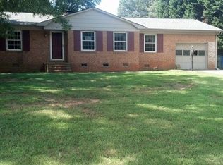 913 Fieldstone Rd, Mooresville, NC 28115