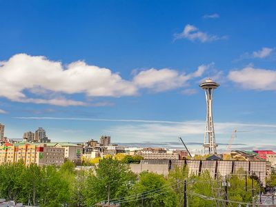 401 9th Ave N APT 609, Seattle, WA, 98109