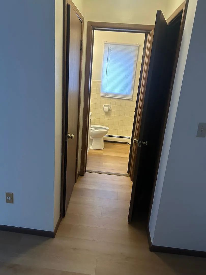 10621 W Lincoln Ave — Photo 3