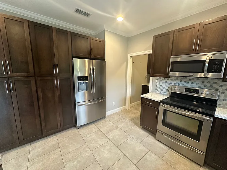 514 Sapphire Dr — Photo 8
