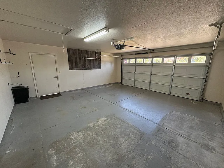 1031 N Crenshaw St — Photo 3