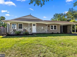 19 Burning Bush Ln, Levittown, PA 19054