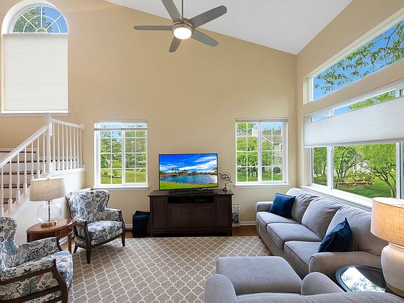 3rd image of 224 Camel Bend Ct