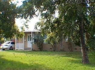 1010 W 4th St, Ripon, CA 95366