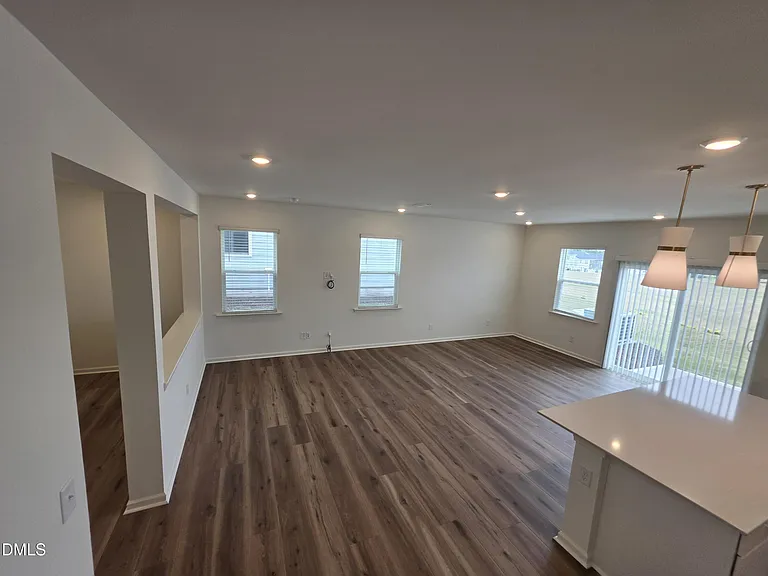 517 Sunset Lake Dr — Photo 5