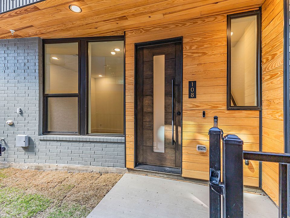 1st image of 426 W 9th St #108