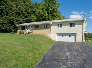 6435 Hassel Rd, Hermitage, PA 16148