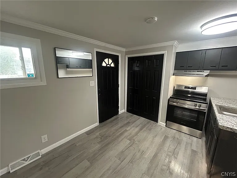 273 N Collingwood Ave — Photo 3