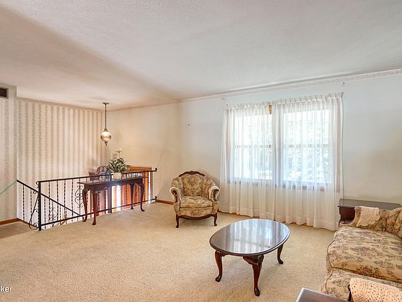 4th image of 7620 Greenfield Ave