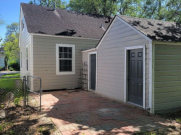 4th image of 812 W Cherry Ave