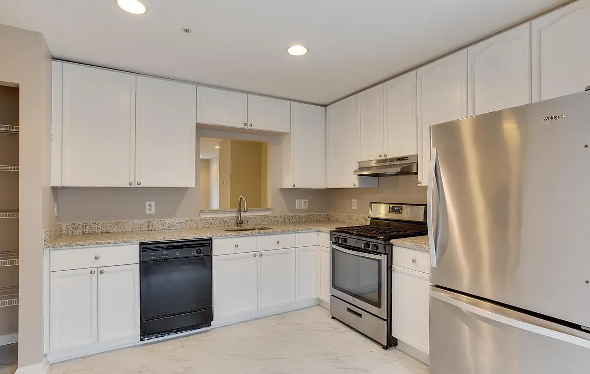 1 bed, $1,000 — Photo 3