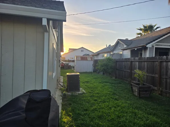 4694 Pacific Ave, Olivehurst, CA 95961