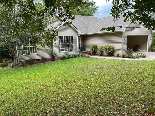 221 N Lakeshore Dr, Moultrie, GA 31768