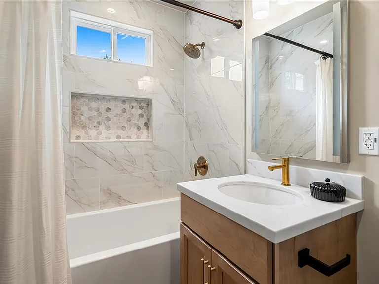 206 Olive St — Photo 13