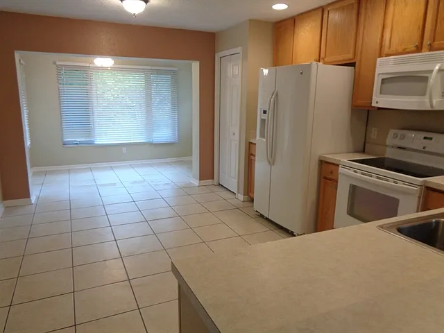 7742 Citrus Blossom Dr — Photo 3