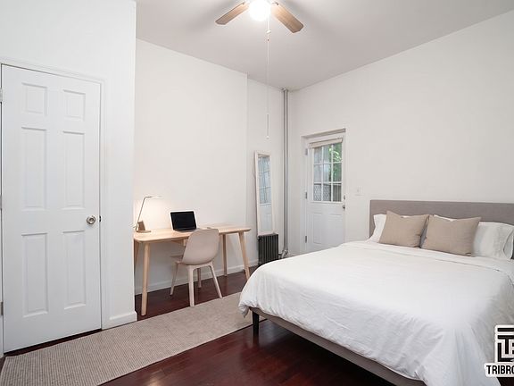 5th image of 455 Jefferson Ave APT 1R