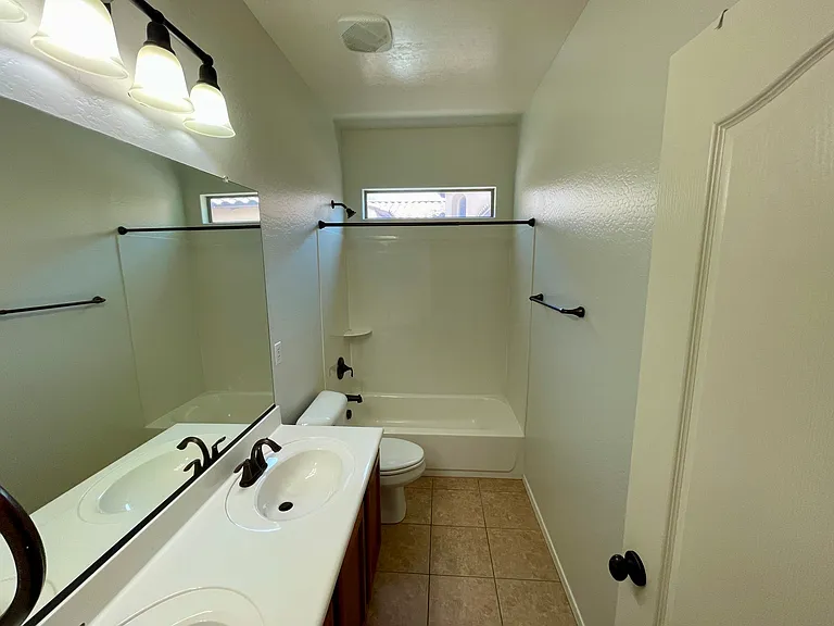17027 W Hammond St — Photo 22