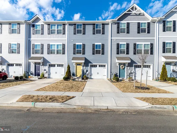 21 L Wendowski St, Edgewater Park, NJ 08010