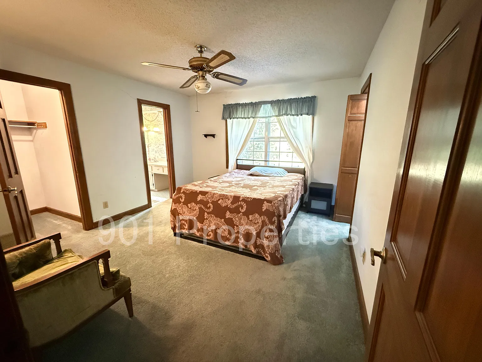 4 bed, 2.5 bath, 2462 sqft, $800 — Photo 4