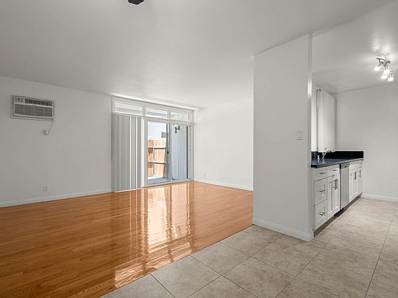 2nd image of 1029 N Ardmore Ave #2013ba76c