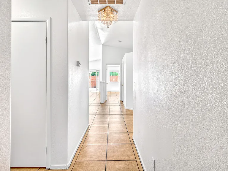 5683 Halvern Ave — Photo 4