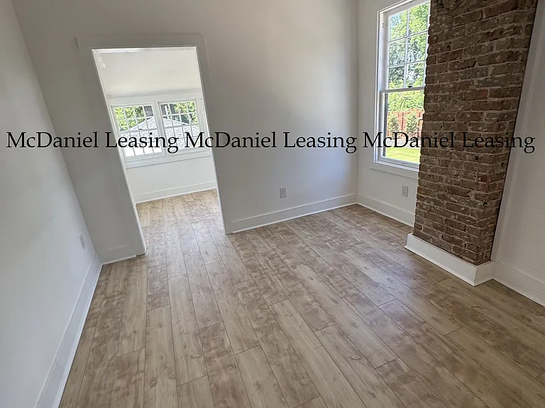 530 Peronneau St #1 — Photo 10