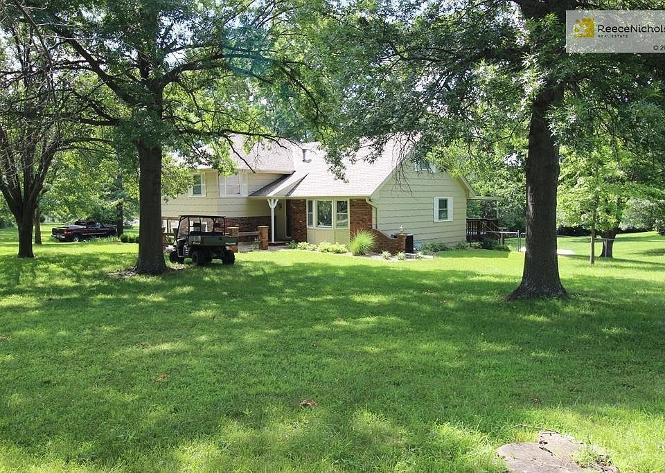 Country Living At It's Finest!!....