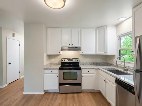451 Bonnie Rd #A, Cottage Grove, WI 53527