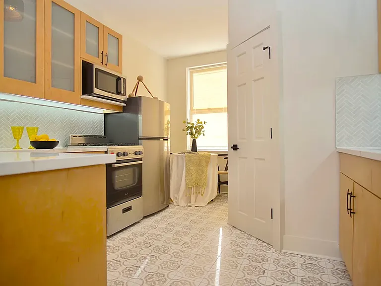11-36 31st Ave #3L — Photo 4